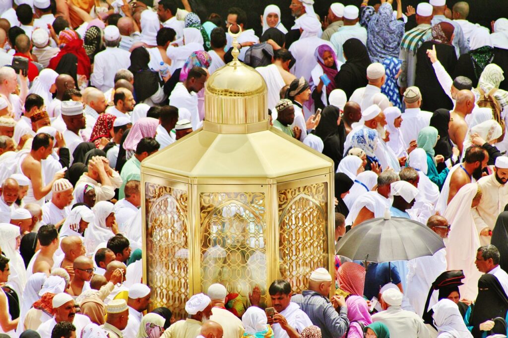 Menggali Hikmah Ibadah Haji: Perjalanan Spiritual dan Sosial yang Mendalam 3 Hikmah Dibalik Ibadah Haji. Source: pixabay.com