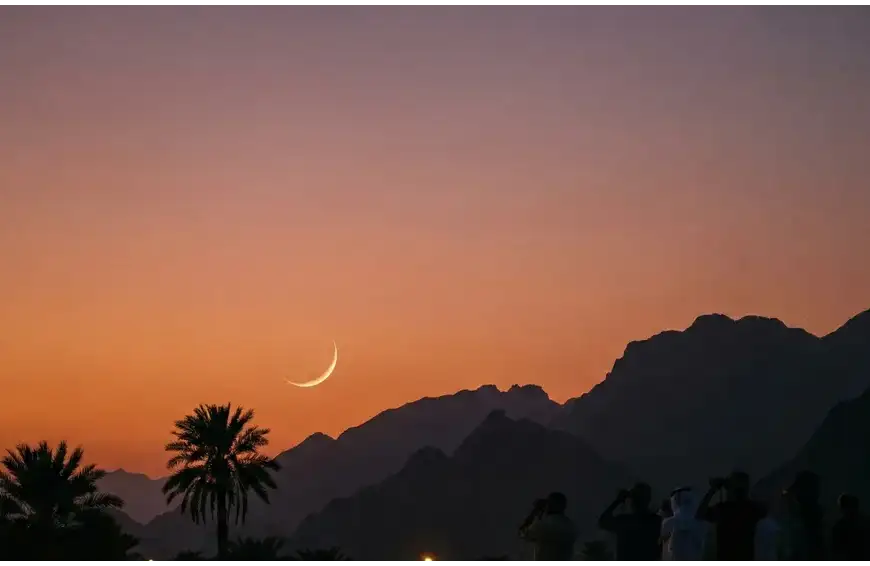 Home 27 The sighting of the hilal, or the first crescent moon, on the western horizon at dusk, marking the beginning of the new Hijri month.