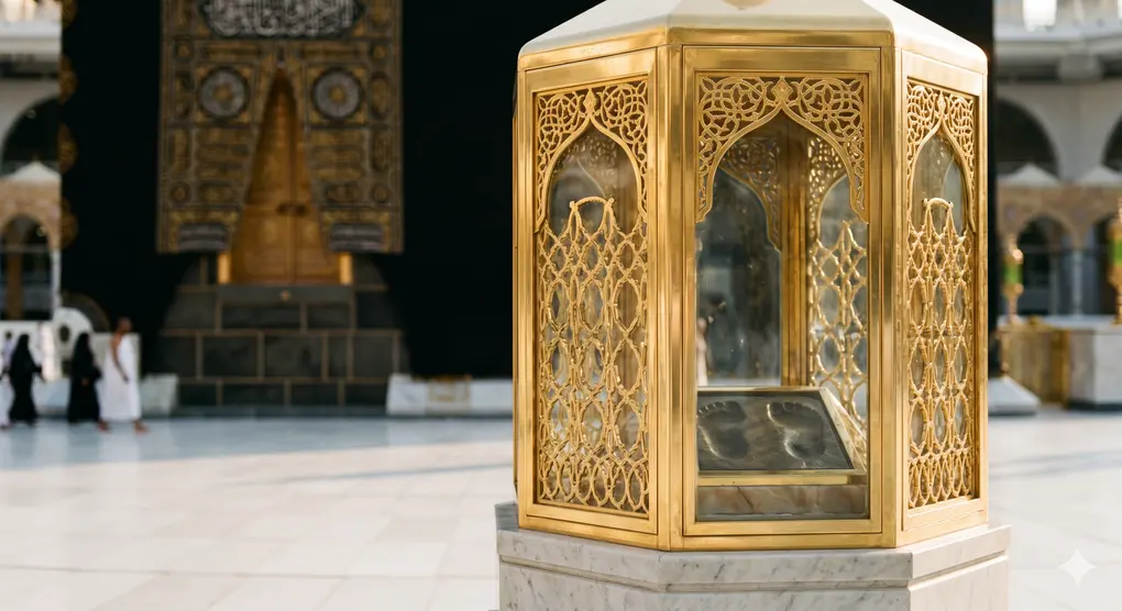 The History of Hajj in Islam: From Prophet Ibrahim to the Modern Era 2 Golden Maqam Ibrahim enclosure with a softly blurred background of the Kaaba.